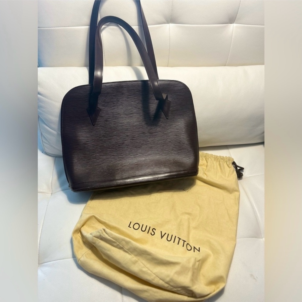 LOUIS VUITTON Lussac
leather handbag
